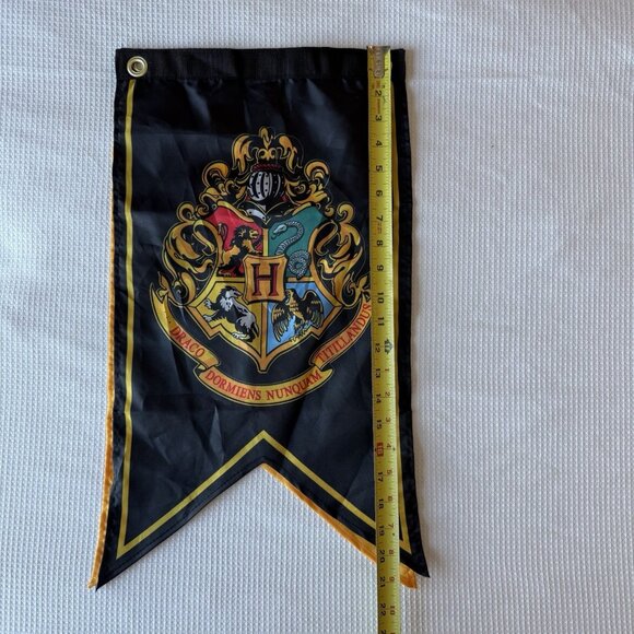 Harry Potter Set 2 Hogwarts House Hufflepuff Flags Banners Wizarding World - Picture 8 of 8